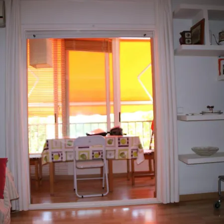 Fuer 3 Personen - 1 Kind Ca- 40 M² In Empuriabrava- Katalonien - Costa Brav By Interhome Appartement Empuriabrava